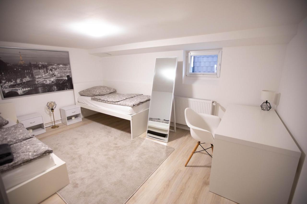 80Qm - 4 Rooms - Private Parking - Keller-Basement - Mallibase Apartments Hannover Esterno foto