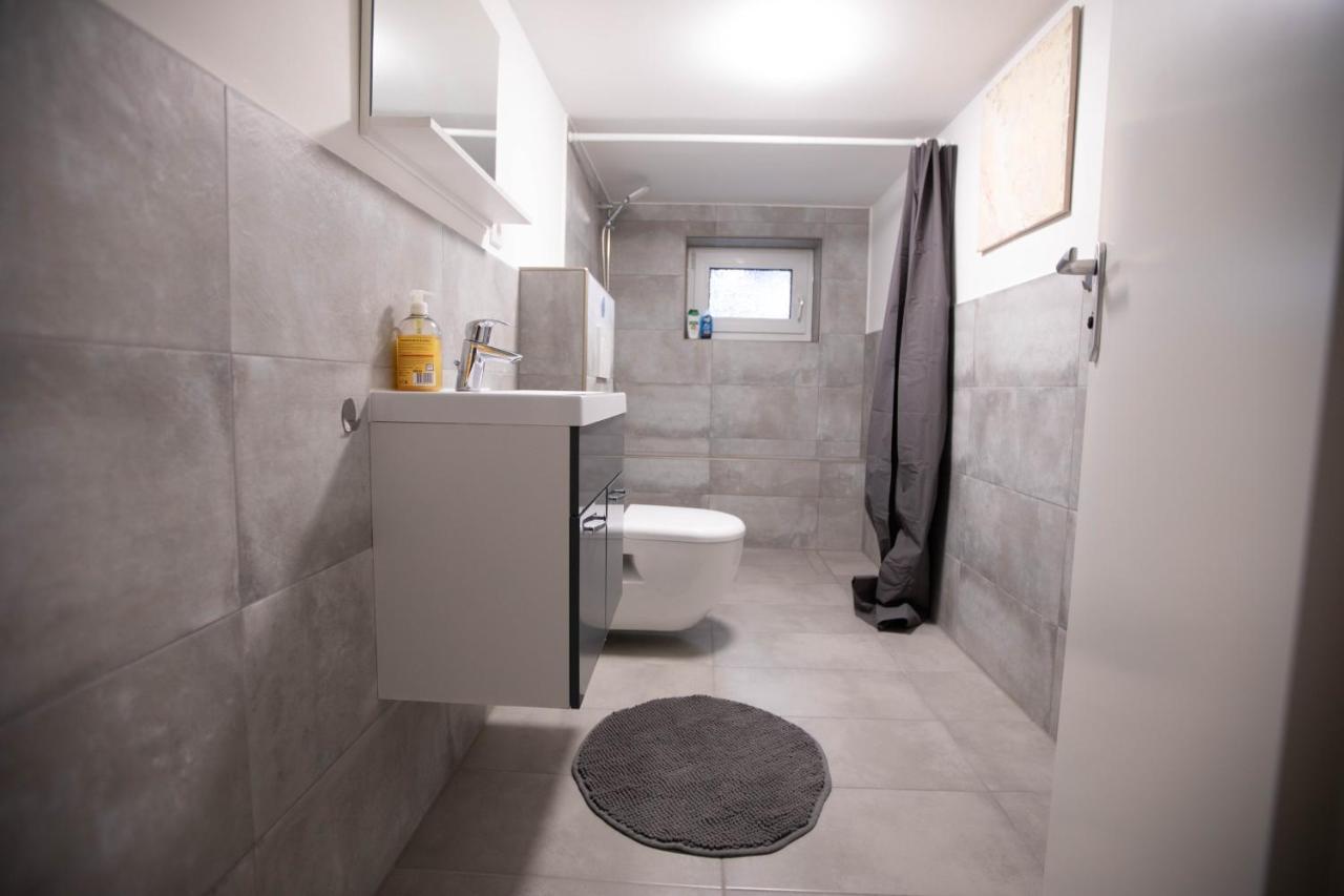 80Qm - 4 Rooms - Private Parking - Keller-Basement - Mallibase Apartments Hannover Esterno foto